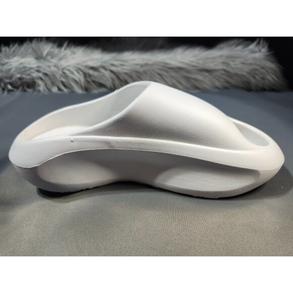 Trillium size 7 - Picture 1 of 6